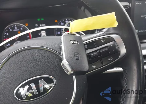 2021 Kia K5 Gt-Line z USA, uszkodzony, nr VIN 5XXG64J20MG022945